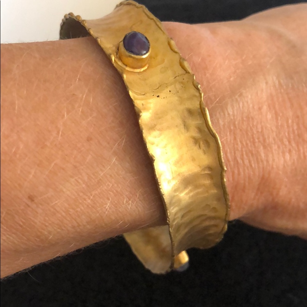 Gold tone and natural stone bracelet